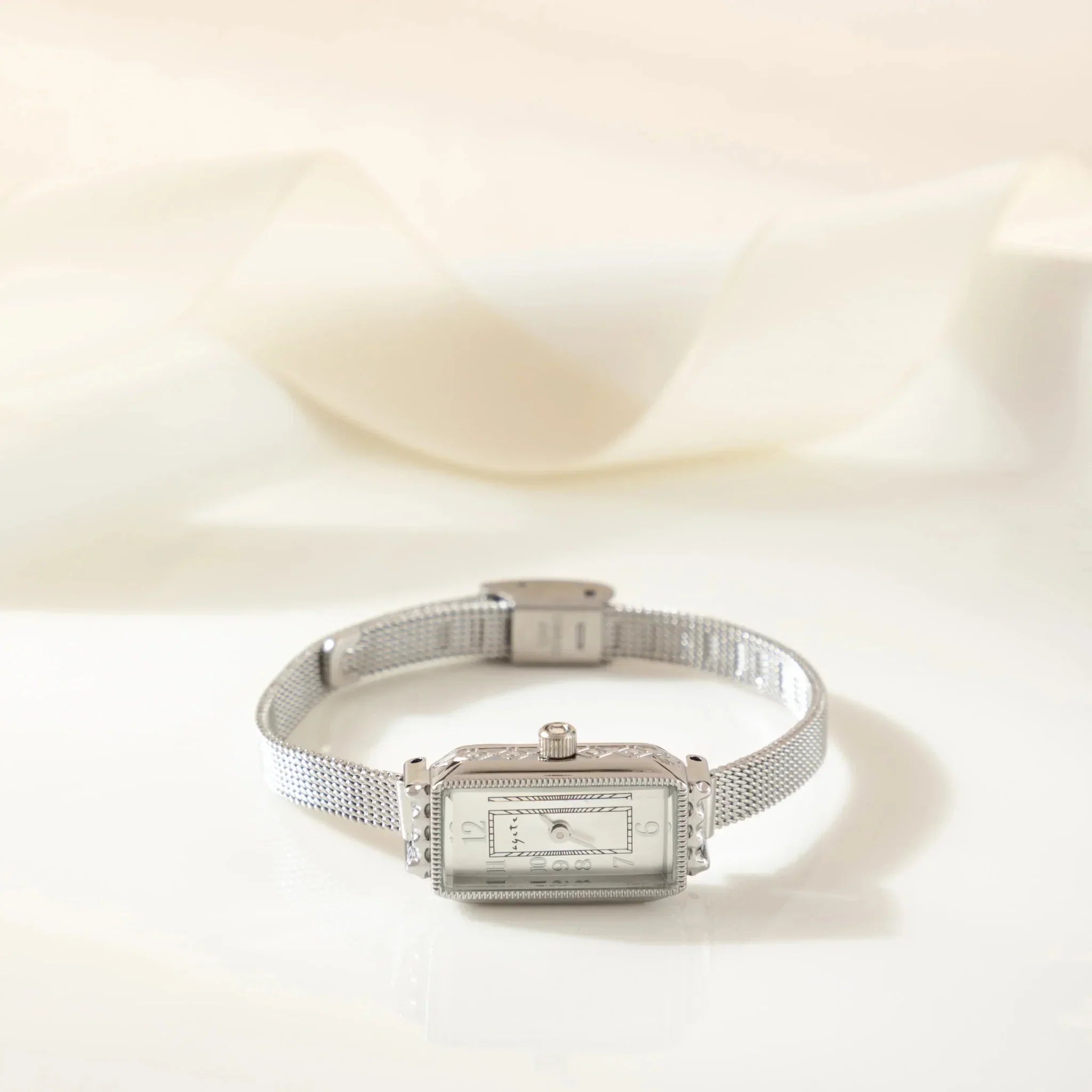 Silje | Sophisticated Timepiece