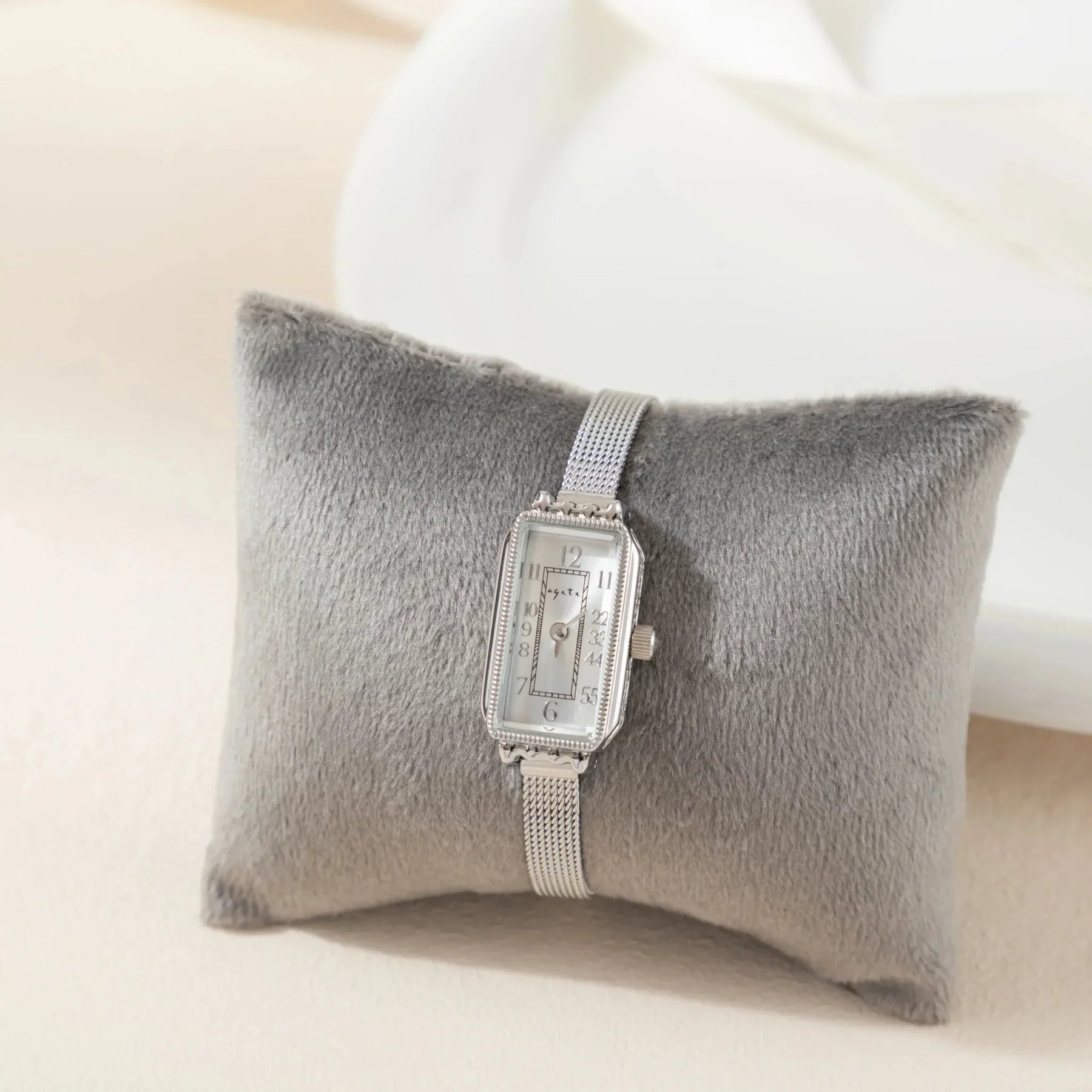 Silje | Sophisticated Timepiece